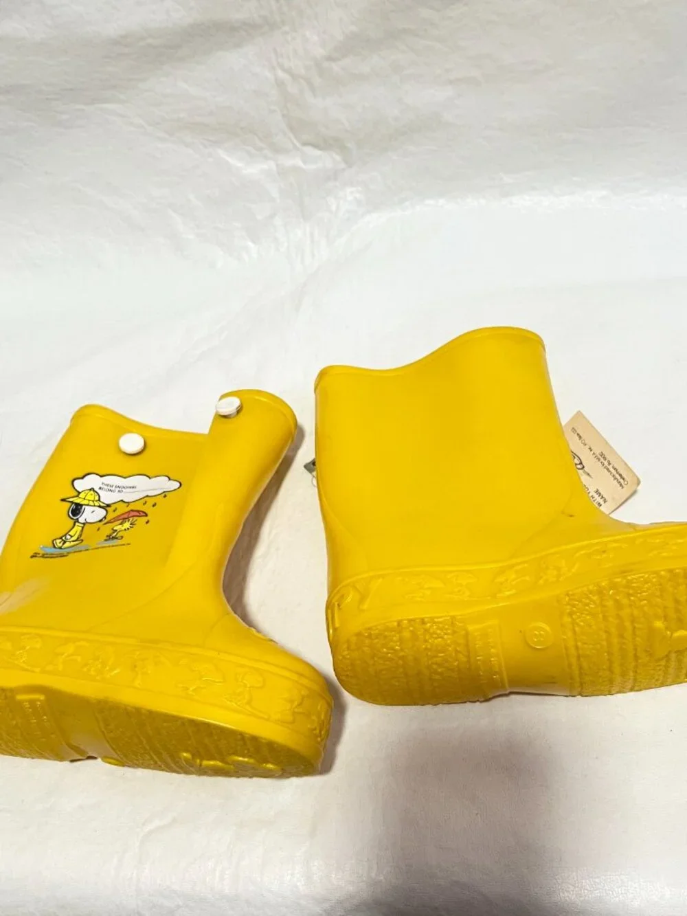 Vintage kids rain boots Snoopy Snoopers yellow rubber child size 8 80s